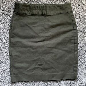 𝅺BANANA Republic Pencil Skirt Size 00 Petite Black Suit